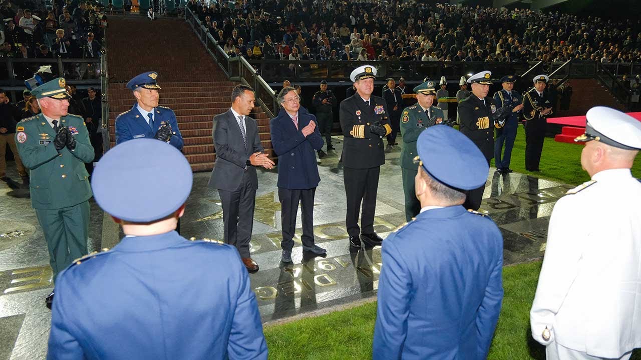 Ceremonia militar de ascensos, presentación y reconocimiento de Oficiales Generales y de [...]