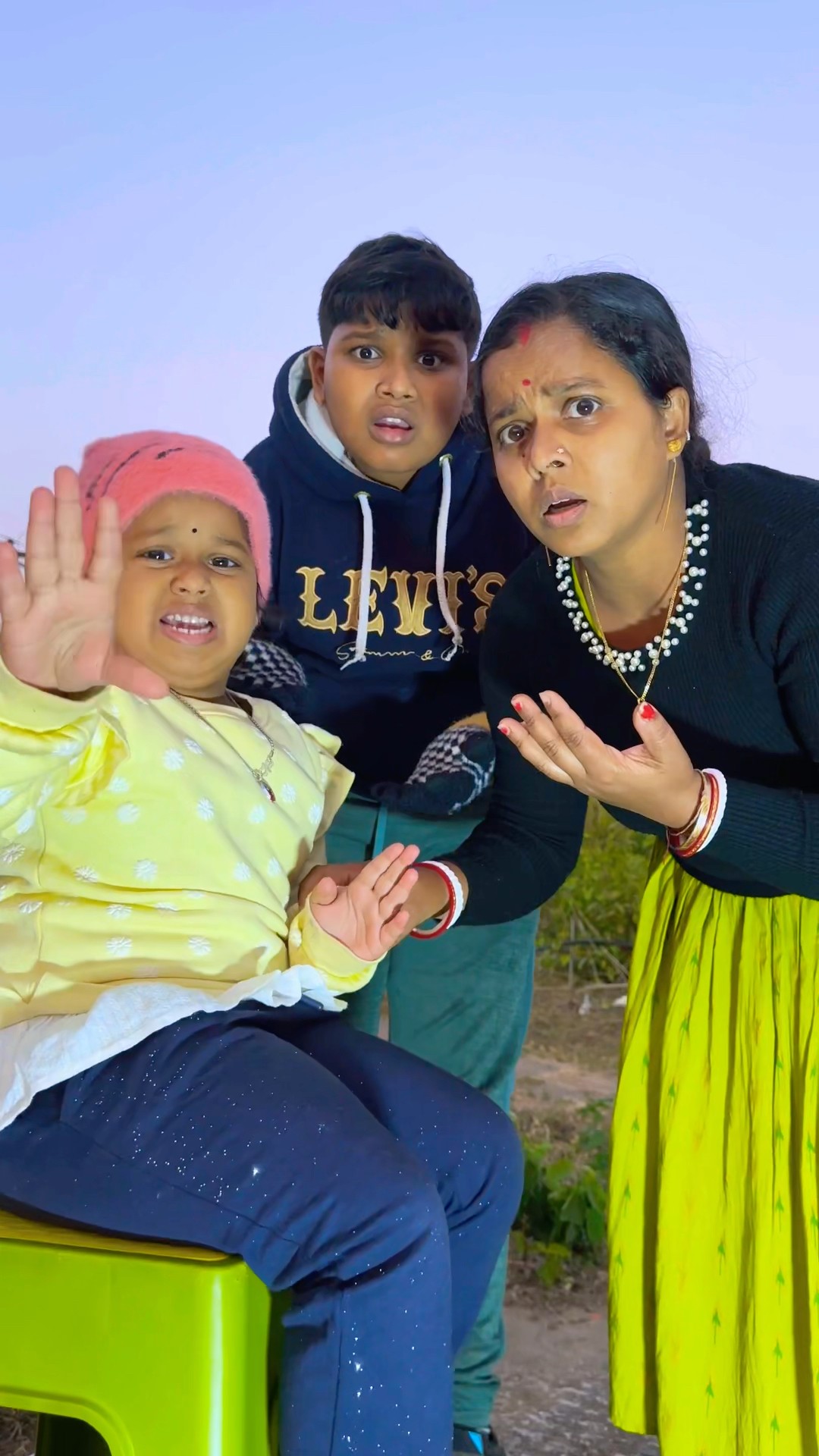Maa Book Ke Under Kya Hai ??#mistihappylifestyle #shorts #viral #trending #shortvideo