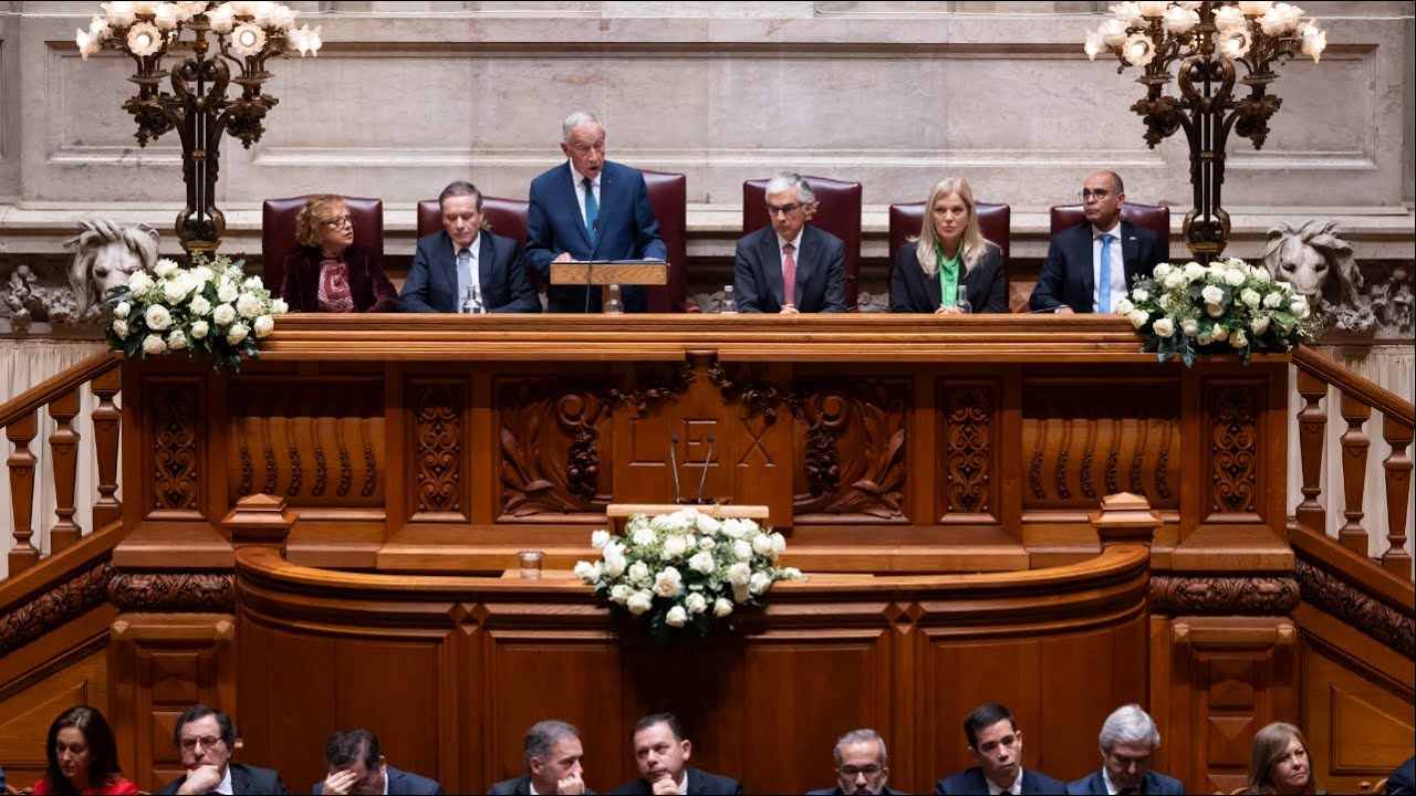 Reveja a sessão comemorativa do 25 de Novembro