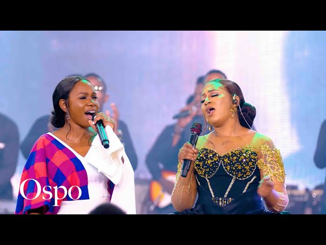 Bella Kombo ft. Evelyn Wanjiru & Neema Gospel Choir - Mungu Ni Mmoja (Official Video) class=