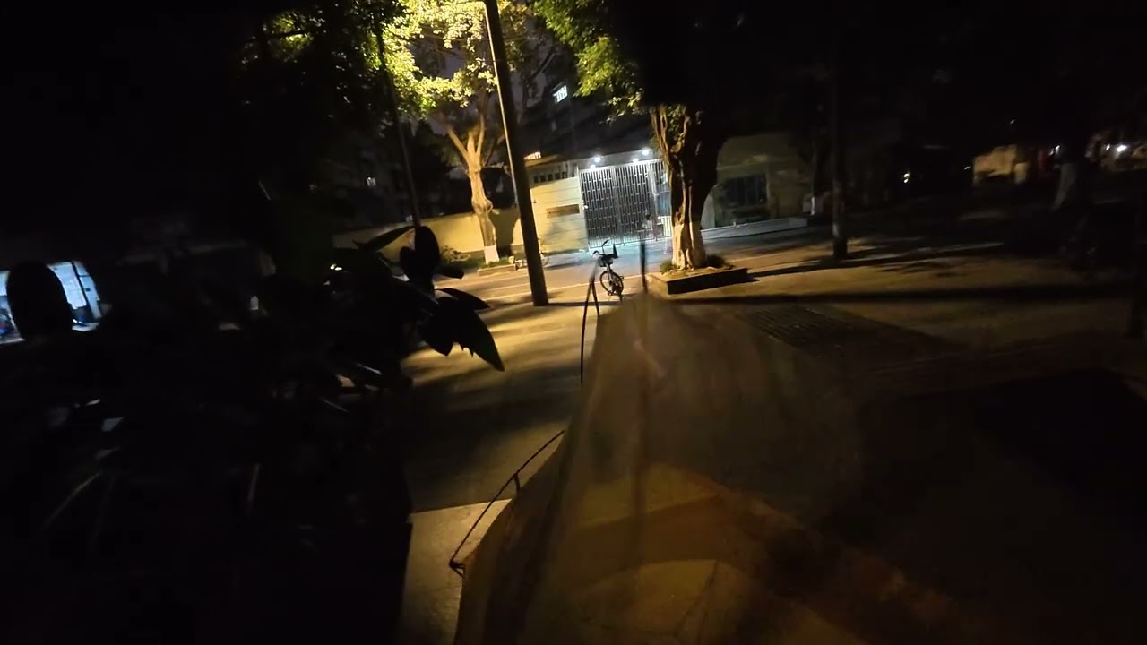 20260206 成都 閒晃1 G1coffee前收帳篷 會姐內江牛肉麵 前往機場