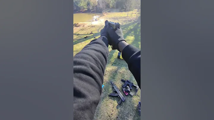 LONG AS I GOT THE 19 WE GOOD🤷🏾‍♂️😭#godfirst #hoodrockst4r #edc #switch #louisianna #blicky