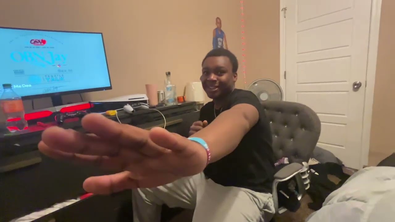 DRAE GOES TO 2 CHRISTMAS PARTIES THEY GET SHUT DOWN??/CHRISTMAS VLOG🎁💕