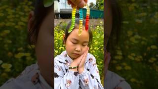 Người mẹ tốt bụng So cute - thử thách nhắm mắt ăn kẹo con giun sẽ ra sao?🍭🍫🍫🐛🐛⚽🍓👀😝🤪#shorts