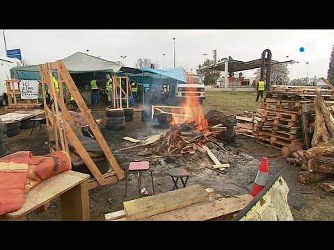 Gilets Jaunes Mobilisation En Baisse Macron Dit Sa Honte