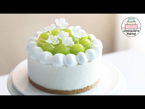 청포도 젤리와 함께 먹는 레어치즈케이크 꽃 장식은 <strong>눈요기</strong> /Green grape cheese cake