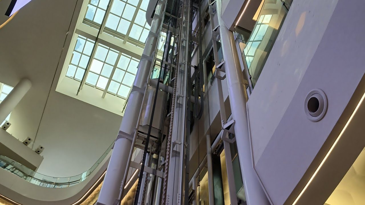 서울 송파구 잠실동 롯데월드몰 현대 엘리베이터 전망용 탑사기(2)