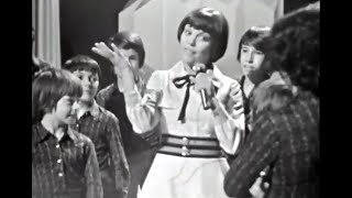 Mireille Mathieu ( Les Poppys mettent en scène )  -  On A Tous Rendez Vous Un Jour  (1971)