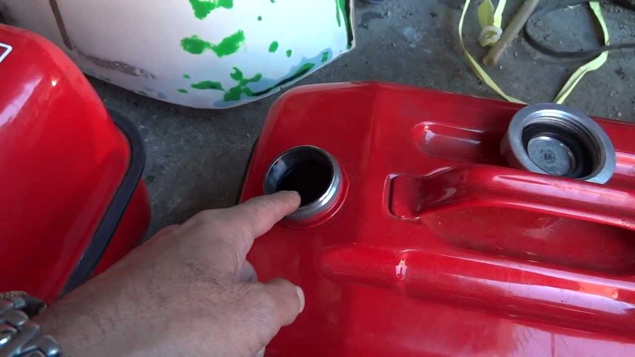 ガソリンタンクのサビ止め 4年後さび防止完璧 耐ガソリン接着剤gm 1508で 17年で10年ok フェラーリ1リットルのアルミ製 燃料タンクも内面コーティング Youtube