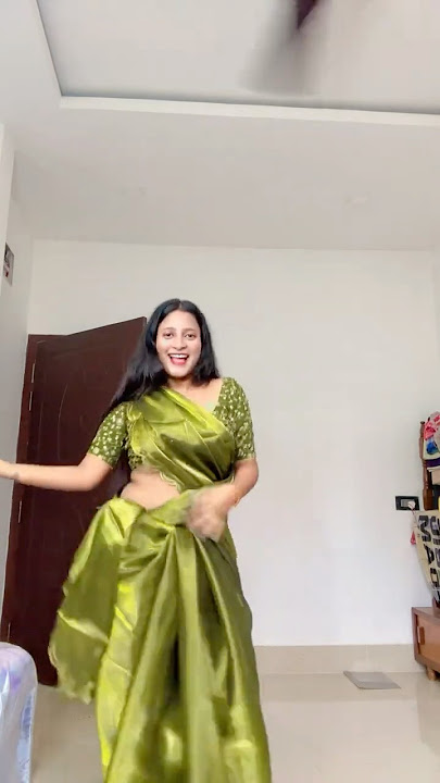 College ki lardkiyon #hindisong #song #love #vairalshort #dance #90sgirl #youtubeshorts #fyp