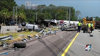 At least 2 dead, 12 hospitalized in crash on I95 in Camden County