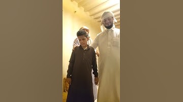 طالب كفيف /شاكر الاهدل في محافظة المهرة الغيضه يقلد الشيخ القارئ فارس عباد بحضور الشيخ