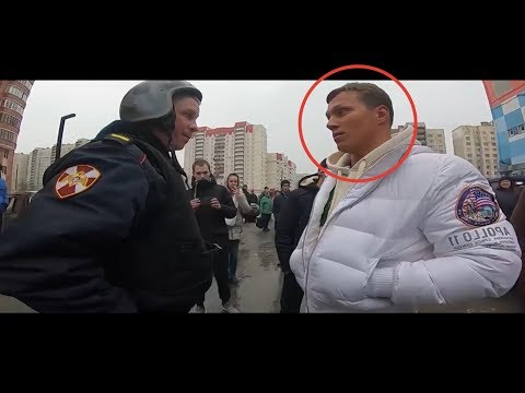 Видео: НА АРТЁМА ТАРАСОВА СОВЕРШИЛИ ПОКУШЕНИЕ В ТОРГОВОМ ЦЕНТРЕ!