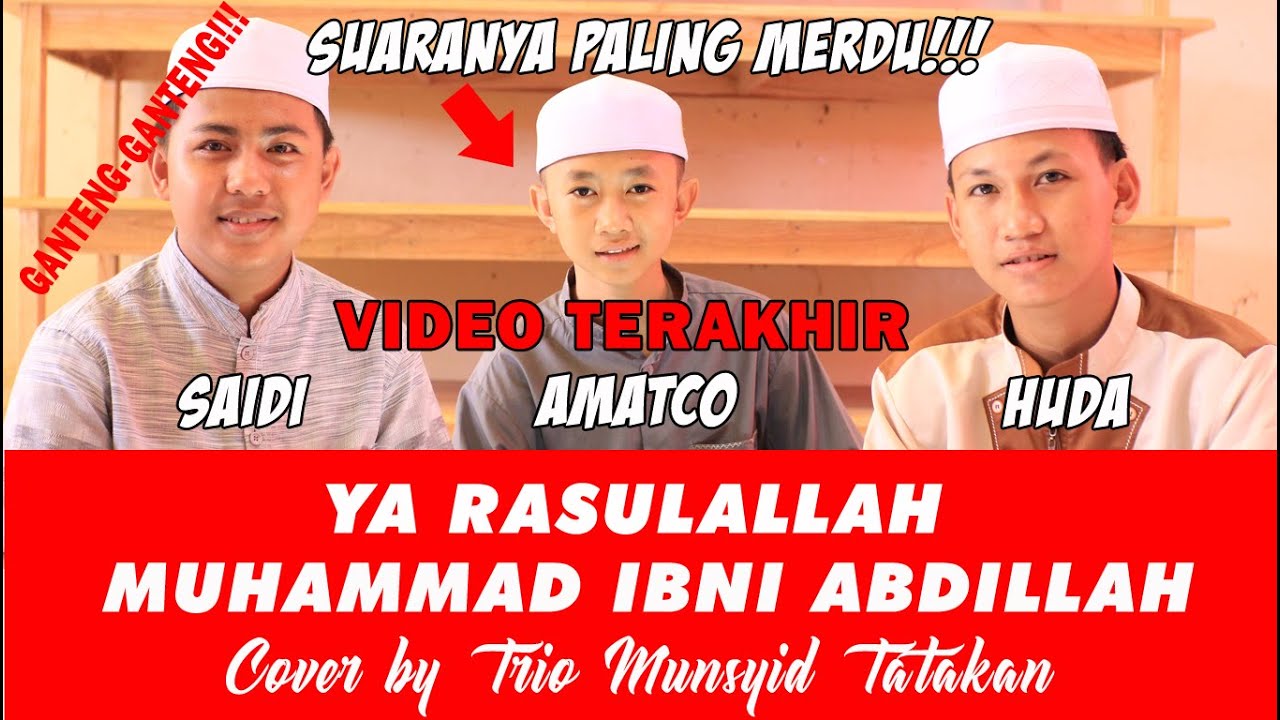 Tiz chokib turgan odam mushukni yalaydi Tiz chokib turgan odam mushukni yalaydi