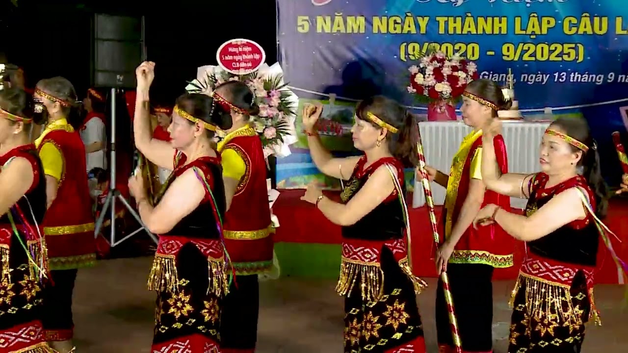 1 TIẾNG CHÀY TRÊN SOOC BOMBO - CLB DƯỠNG SINH LŨNG GIANG - CAMERA HƯƠNG TÌNH .Đ/T 0912554617