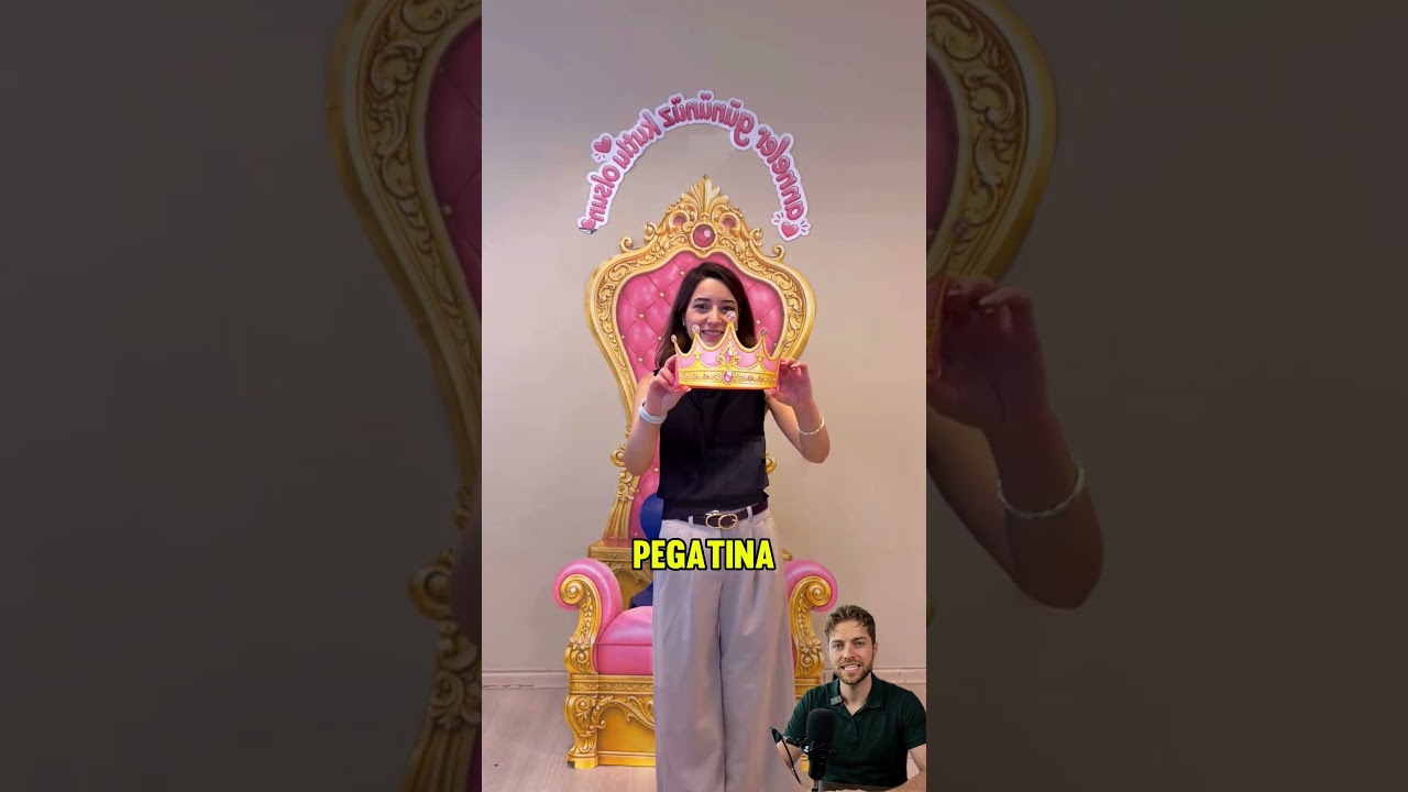 ¡La niña se hizo un trono de reina para ella misma! 👧👑