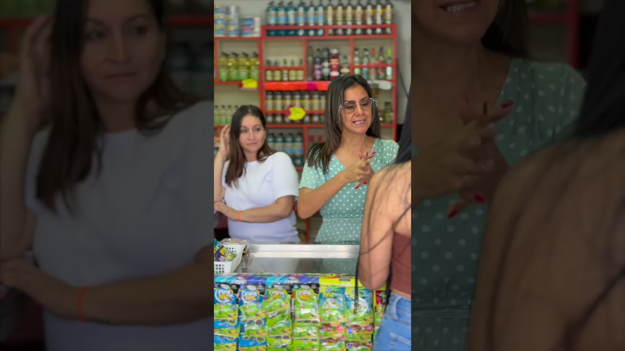 Su ayudante recibió mal un vuelto y al final la tendera le da una lección de esta forma.