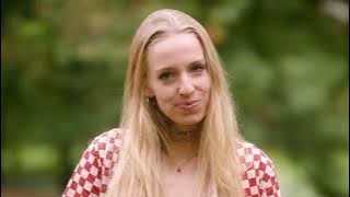 Maude Latour - Lola (Official Music Video)