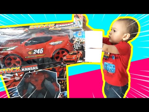 theo-brincando-no-shopping---se-divertindo---theo-kids-tv