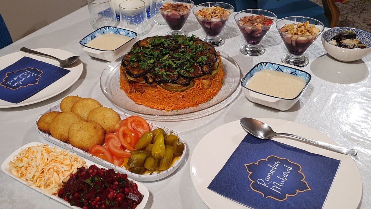 اطيب مقلوبة بالدجاج تجنن وشوربة كريمية رهيبة بطريقتي والحلى منعش ويكمل بدقايق