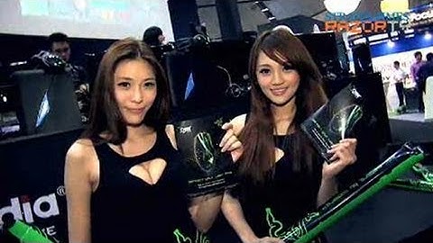 Booth babes tech bimbos? (IT Show Pt 1)