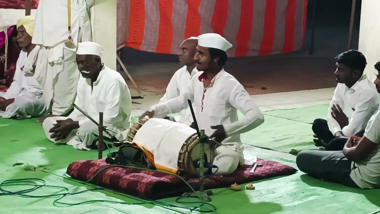 संगीत विशारद के के महाराज  व नारायण महाराज यमगर व पखवाज साथ प्रसाद महाराज गडदे गडदेवाडी 