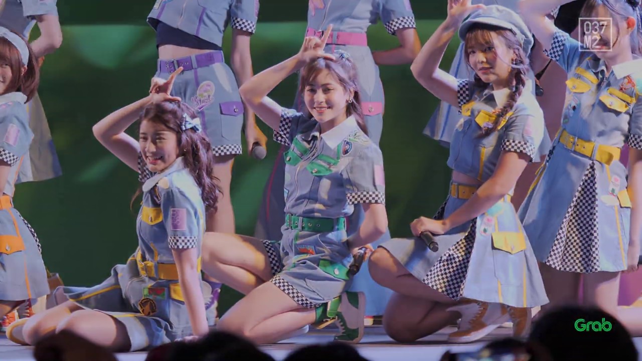 191114 BNK48 Niky  - 77 no Suteki na Machi e @ Grab Urban Night Fest Canapaya [Fancam4K]