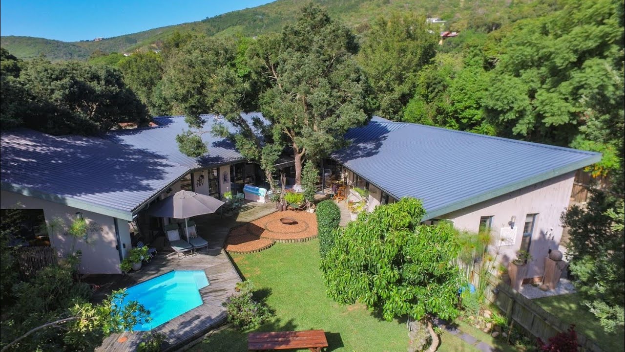 PROPERTY FOR SALE IN GARDEN ROUTE, KNYSNA, Brenton On Sea RXEB3834