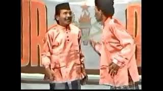 lawak jadul tapi gayeng..alfatikhah utk almarhum cak gendut cak Hadi..pa Mukri..kami ada Krn mereka
