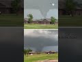 Video capta el paso de potente tornado que destroza casas en Oklahoma