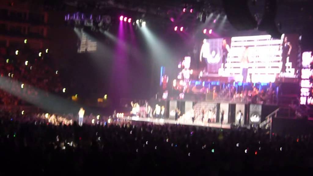 Justin Bieber - Baby live at the Believe tour, last song