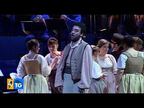 tv kanalları Grande successo al Teatro di Fermo con Elisir d'Amore