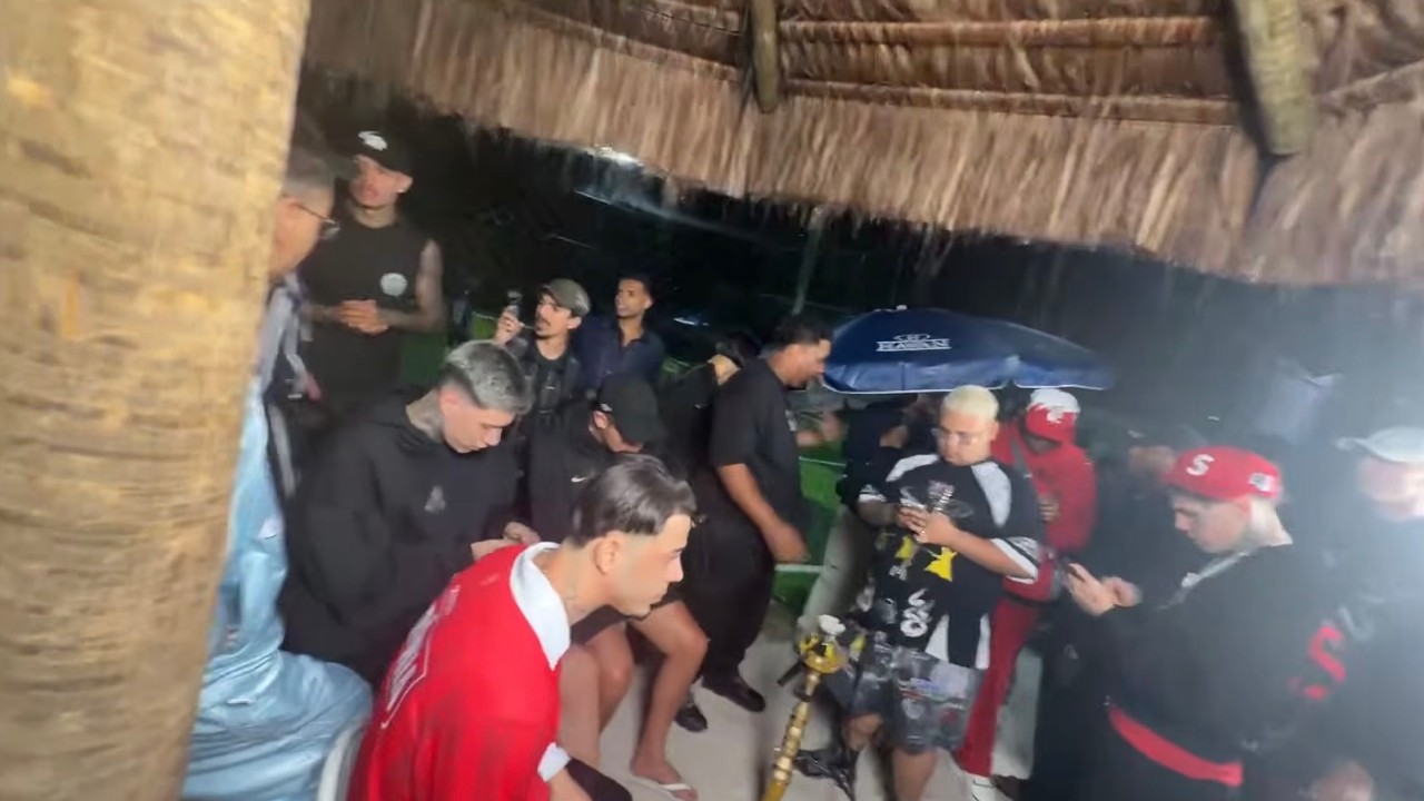 VEJA OQUE ROLOU NO X1 DOS ARTISTAS!