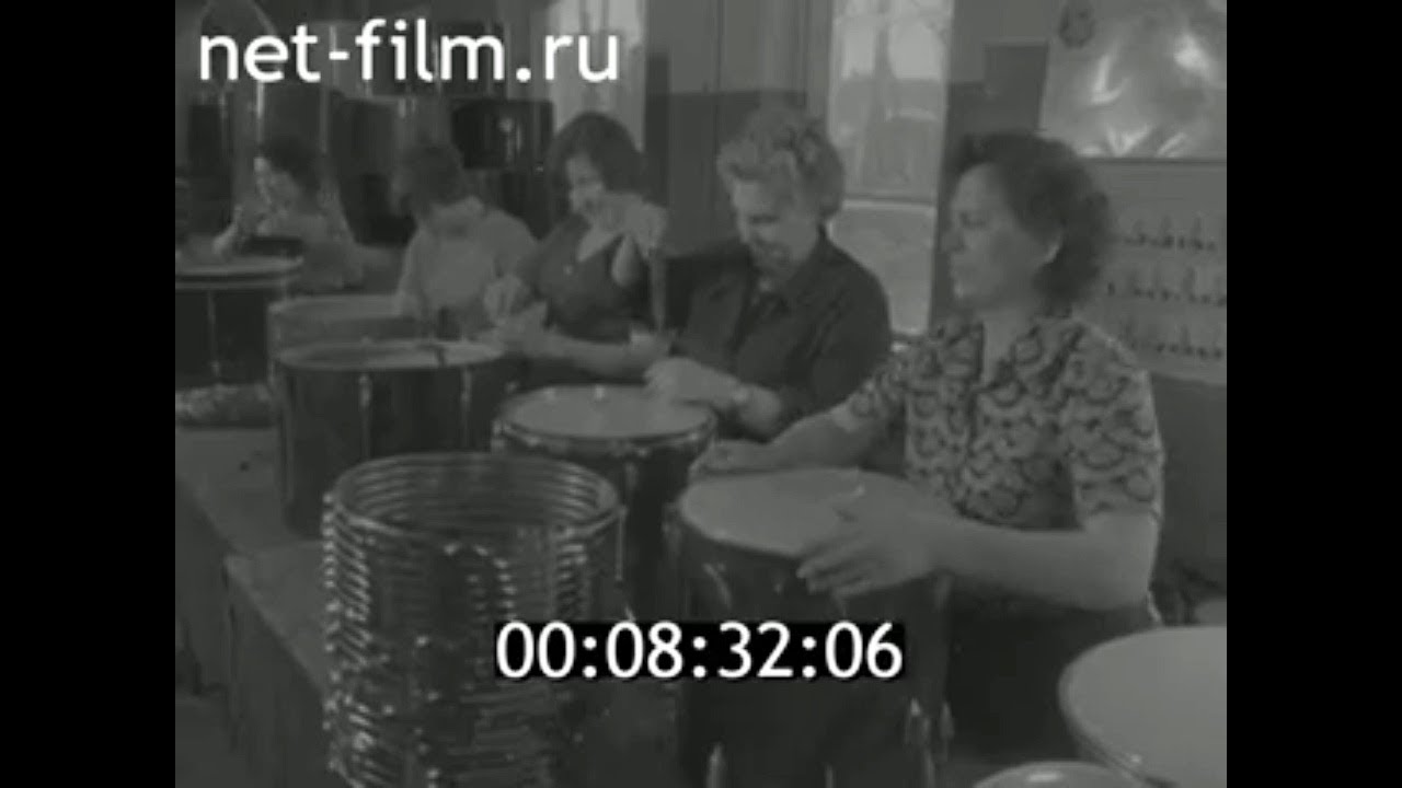 1982г. г. Энгельс. завод музыкальных инструментов