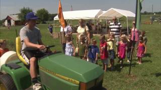 Kansas Pumpkin Patch Attracts Urban Kids - America&#39;s Heartland