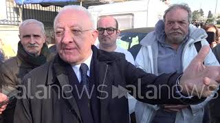 Protesta A Barra Per Antenna 5g Arriva De Luca E Promette Verifiche