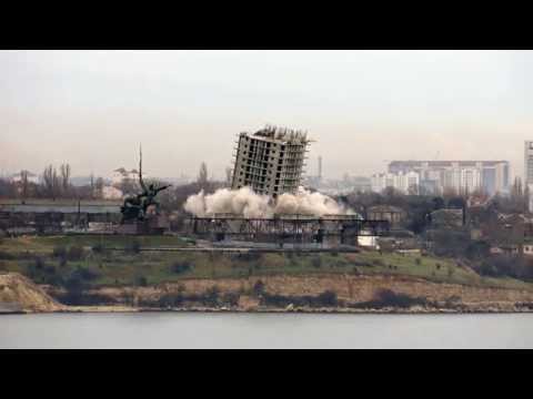 Неудачный снос 16-этажного дома в Севастополе – первый взрыв (HD)