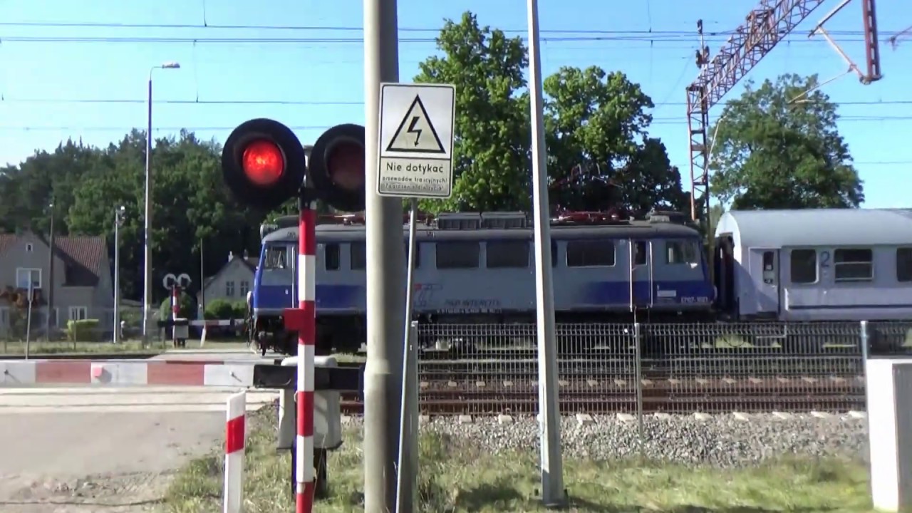 Stacja Warnowo - przejazd trzech pociągów