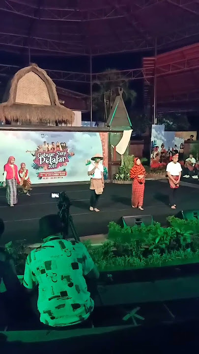 Musikal dramatisasi puisi kambali mbojo mantoi sman 1 sape gebyar seni pelajar 2023 taman budaya ntb