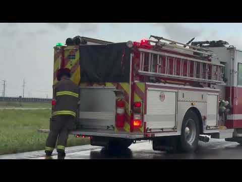 60-70mph Winds in Texas Overturn 18 Wheeler