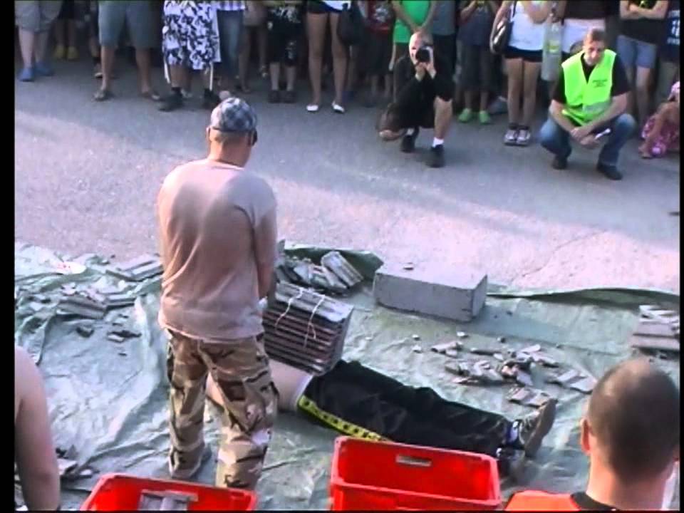 Brick breaking in Suonenjoki 2011