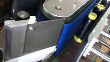 Automatic round bottle lableing machine自动圆瓶贴标机