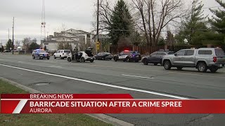 Driver flees, barricades after pursuit leads to crash in Aurora: Police