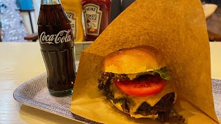 25日にオープンの店のハンバーガーを試食してきたわけですが