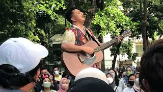 Sal Priadi - Bulan yang Baik (Acoustic Live at Taman Lapangan Banteng, Jakarta 25/4/2022)