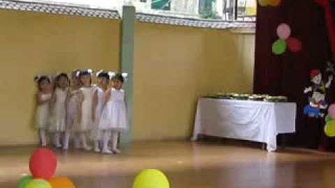 ▶ Lớp 4 múa bài Bông hồng tặng cô flv   YouTube 2