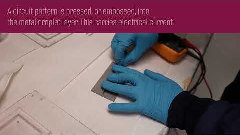 A soft, self-healing circuit