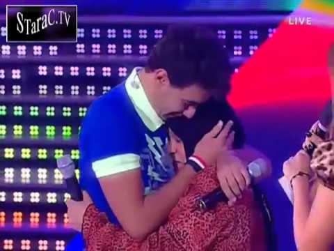 مفاجئة احمد بوالدته علمسرح بالبرايم الحادي عشر