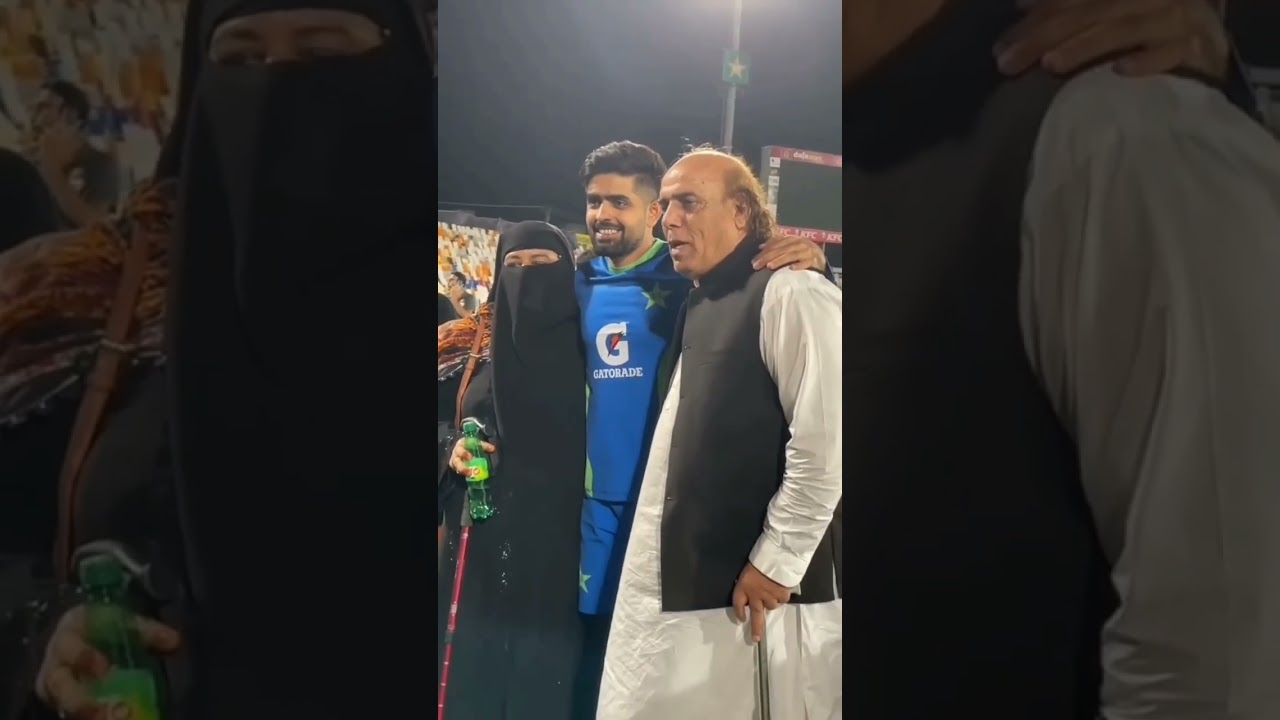 Babar Azam with Shahdab khan Parent😍 