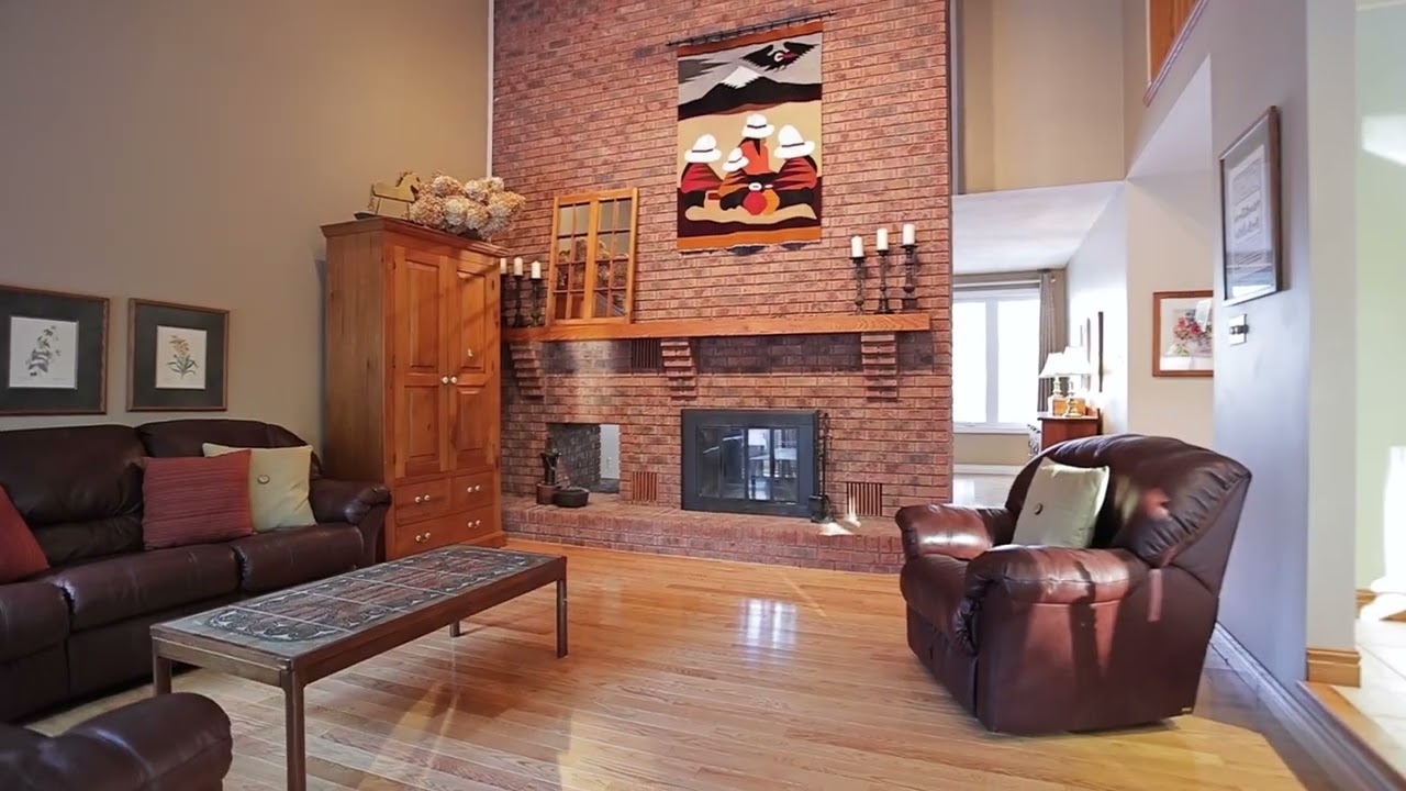 2431 Britannia Road, Burlington - The Rocca Sisters Team